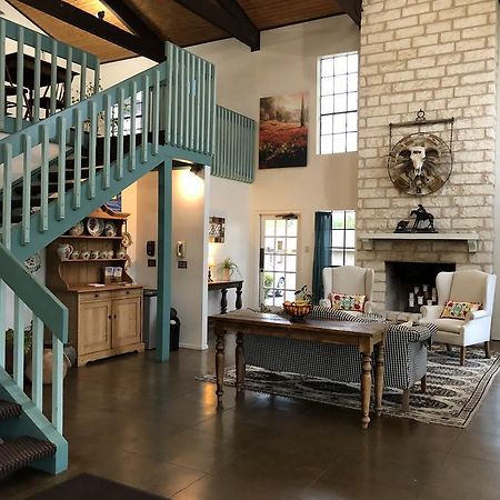Windcrest Inn And Suites Fredericksburg Buitenkant foto