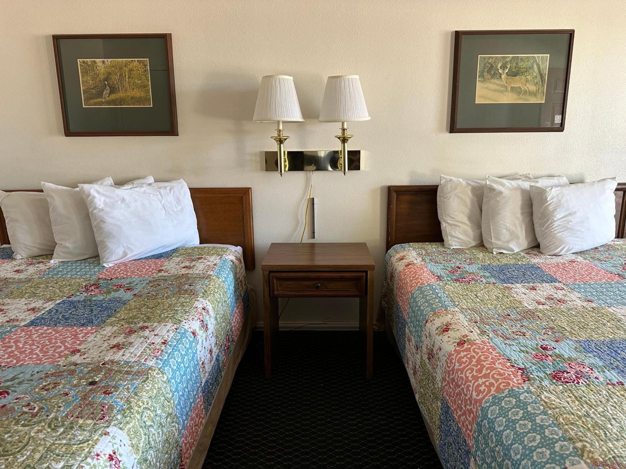 Windcrest Inn And Suites Fredericksburg Buitenkant foto