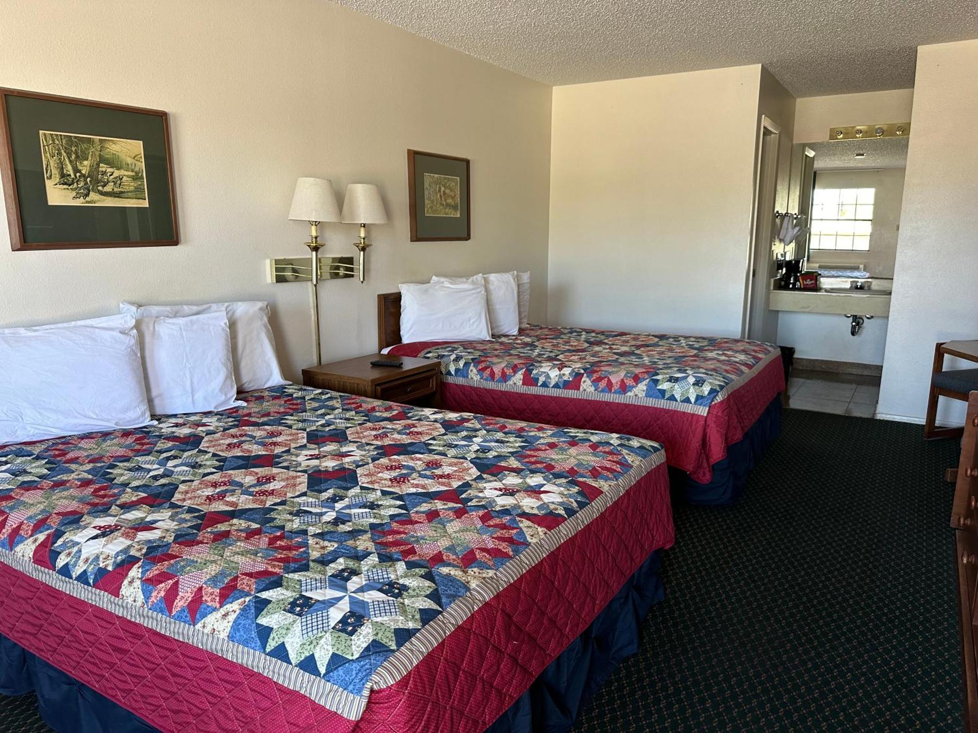 Windcrest Inn And Suites Fredericksburg Buitenkant foto