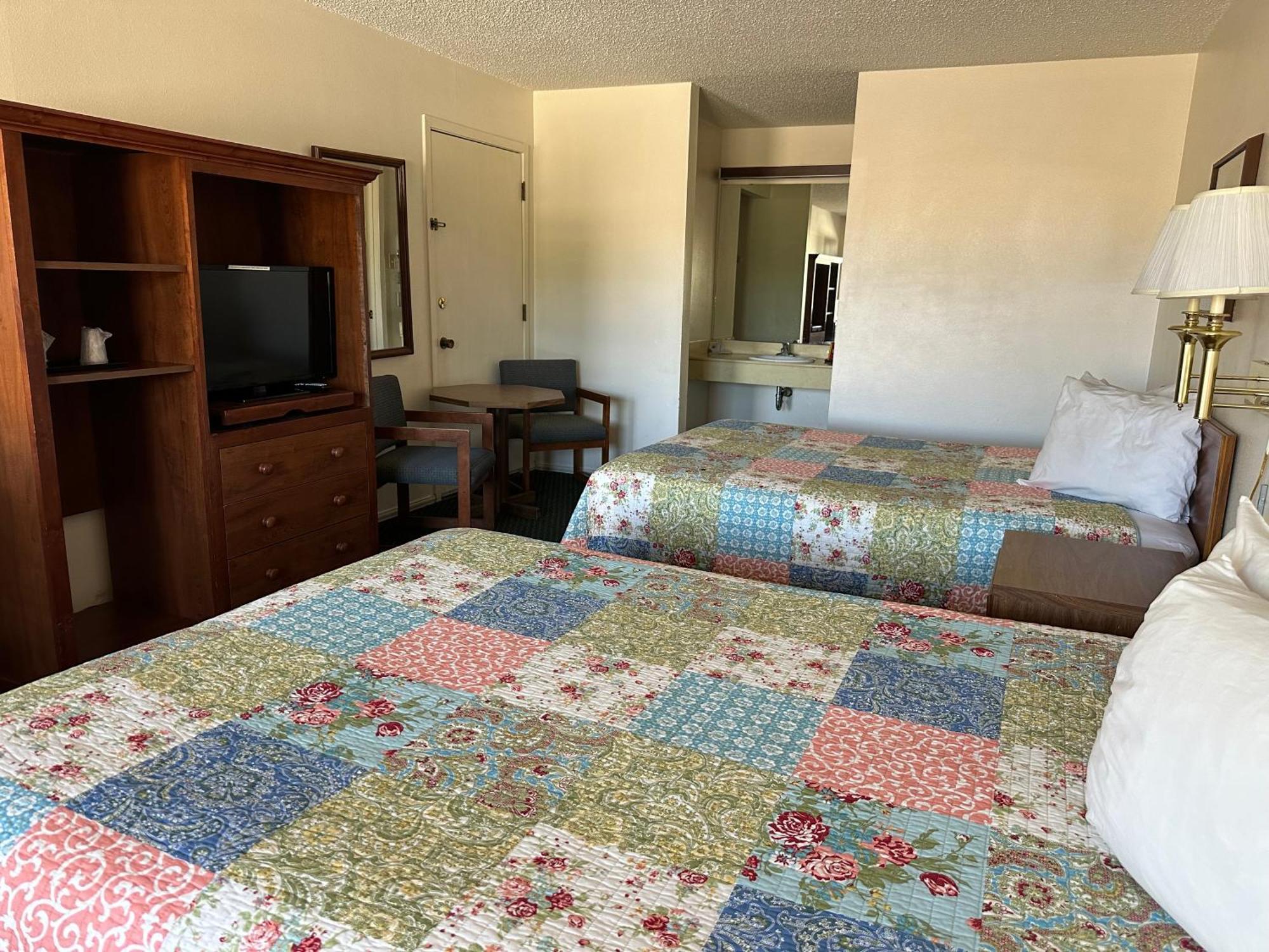 Windcrest Inn And Suites Fredericksburg Buitenkant foto