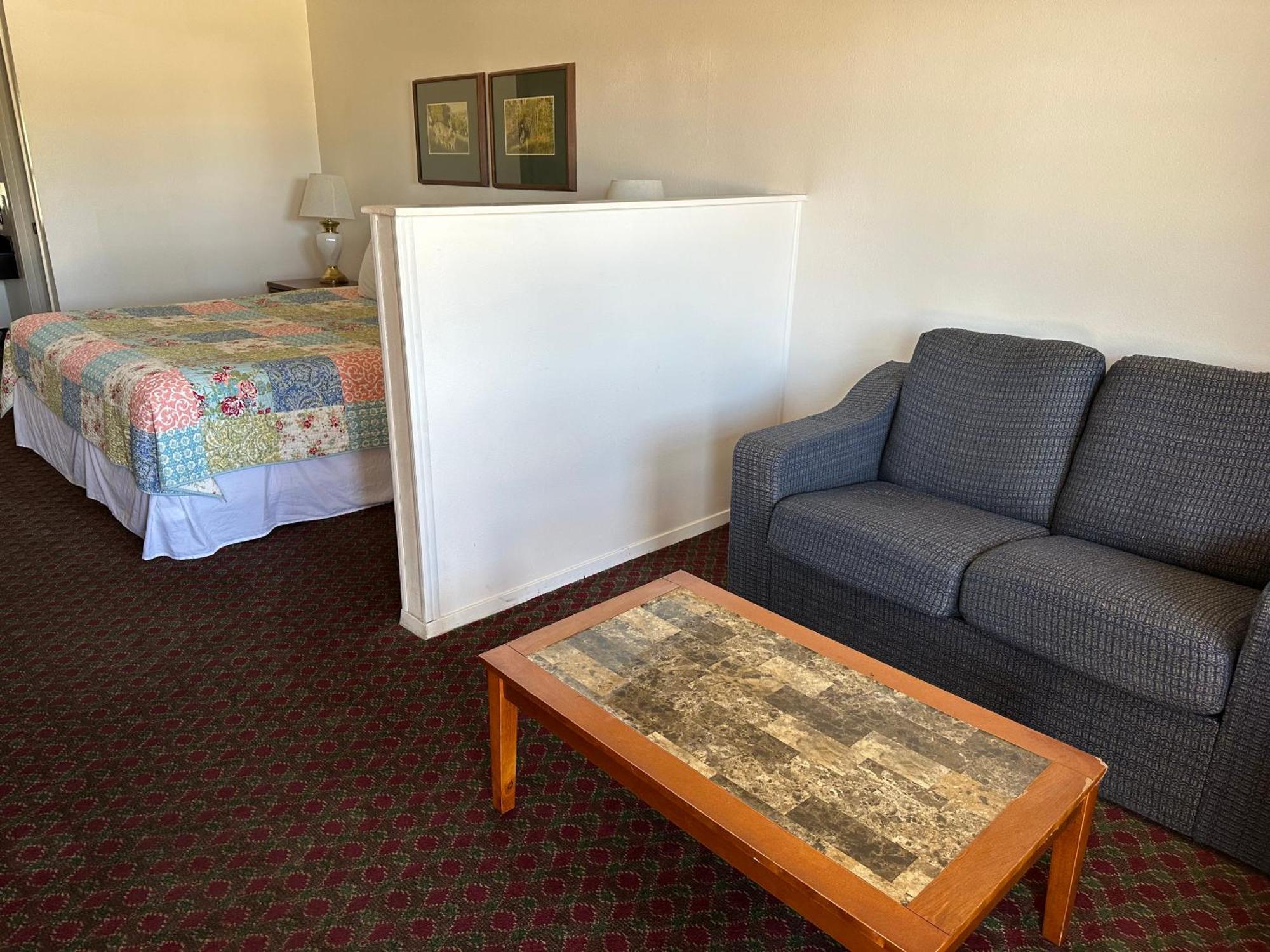 Windcrest Inn And Suites Fredericksburg Buitenkant foto