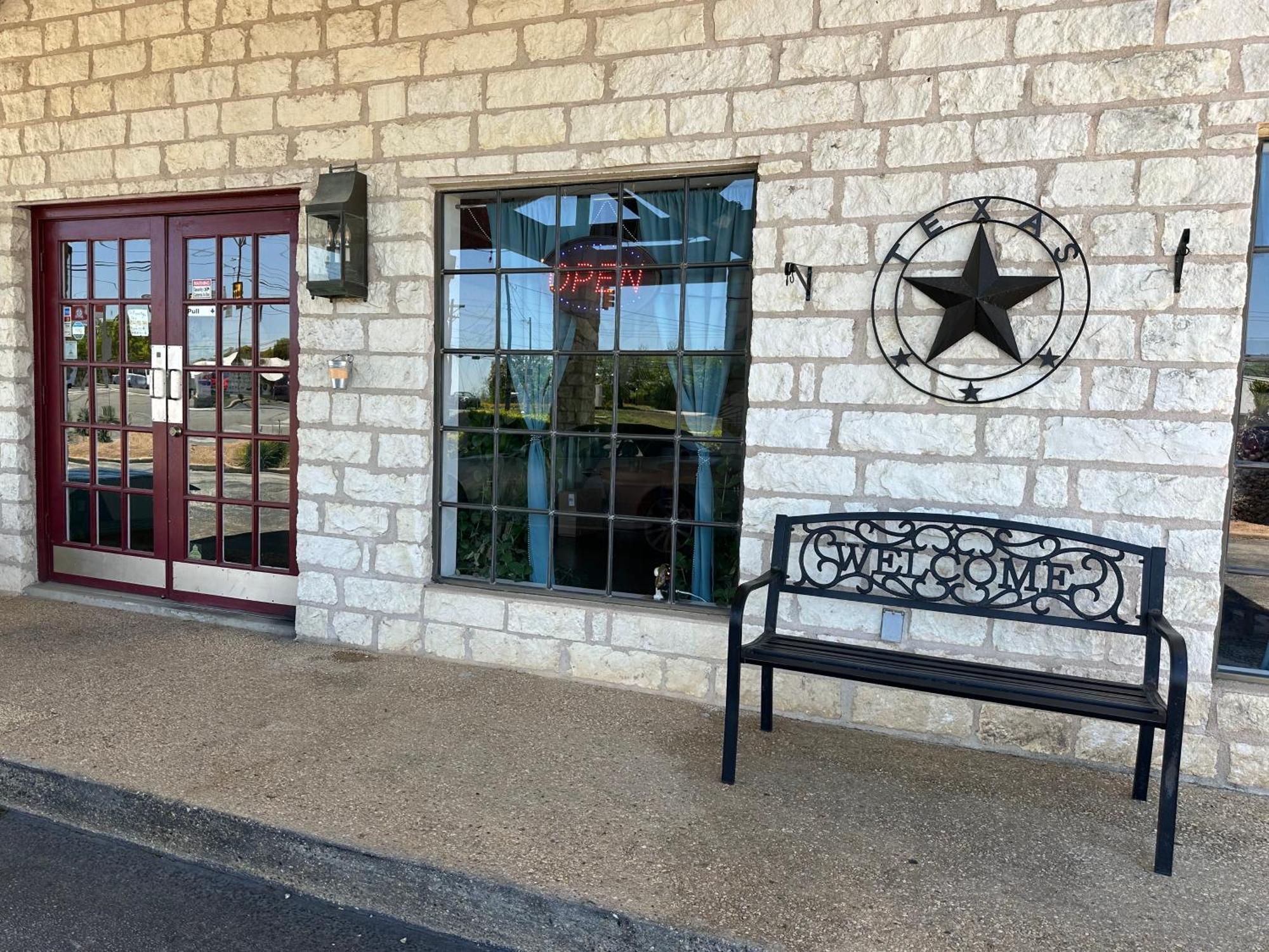 Windcrest Inn And Suites Fredericksburg Buitenkant foto
