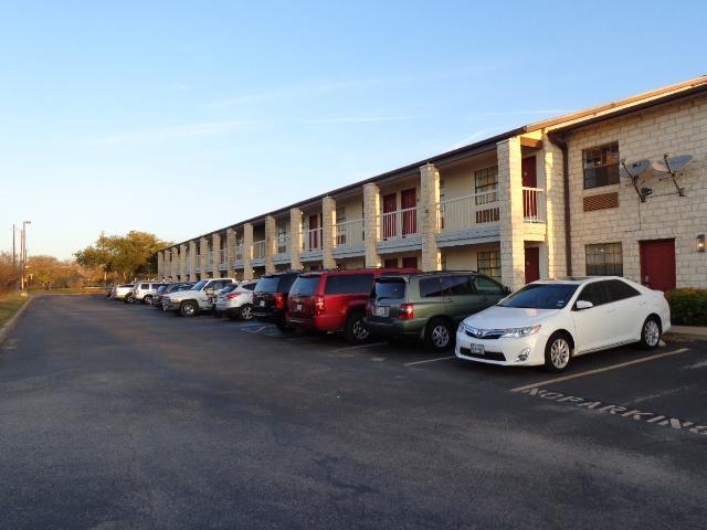Windcrest Inn And Suites Fredericksburg Buitenkant foto