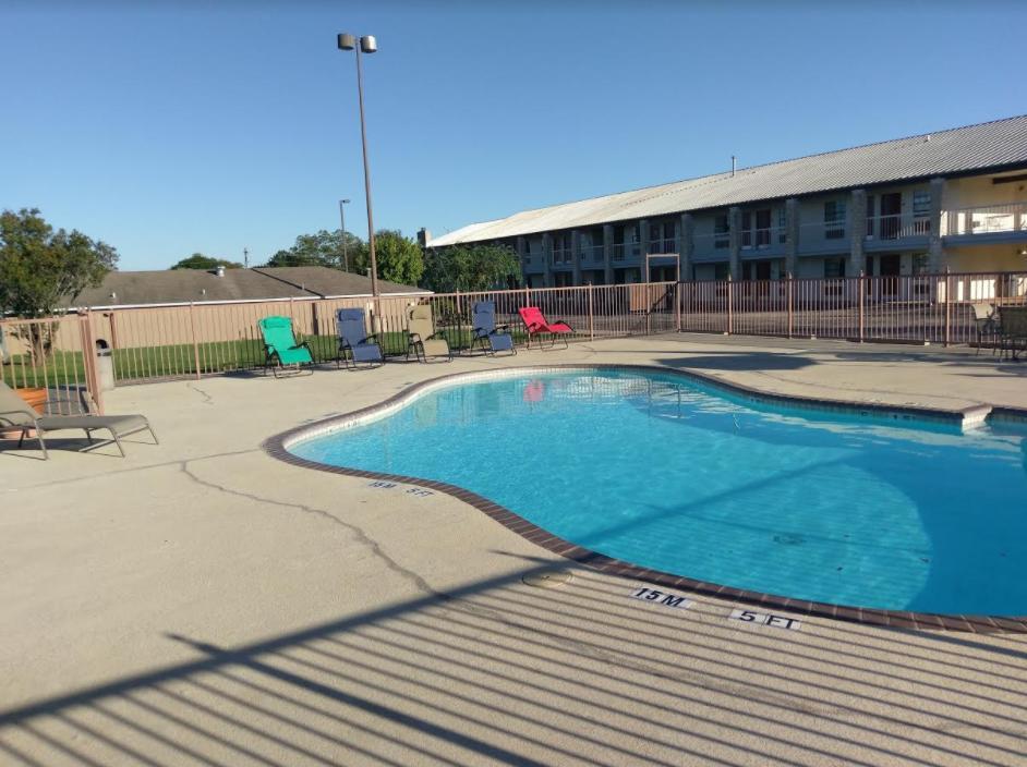 Windcrest Inn And Suites Fredericksburg Buitenkant foto